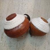 gasing kayu tradisional (saiz sederhana)